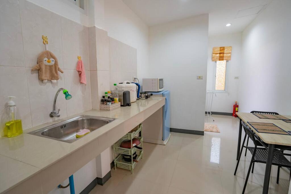 Little Yellow House- Aonang Ao Nang Exterior photo