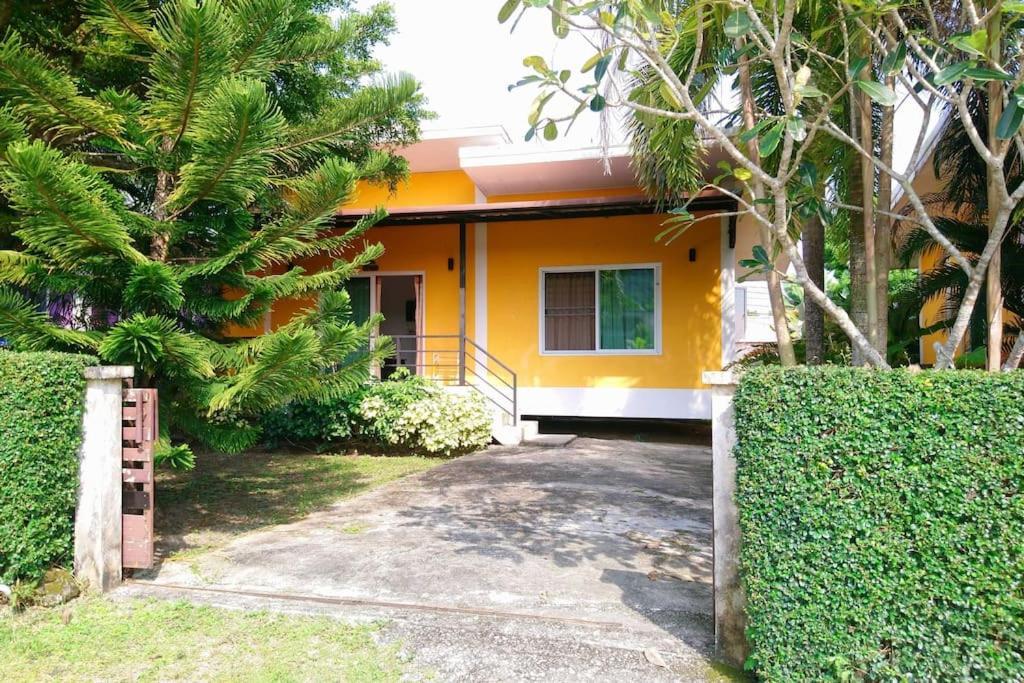 Little Yellow House- Aonang Ao Nang Exterior photo