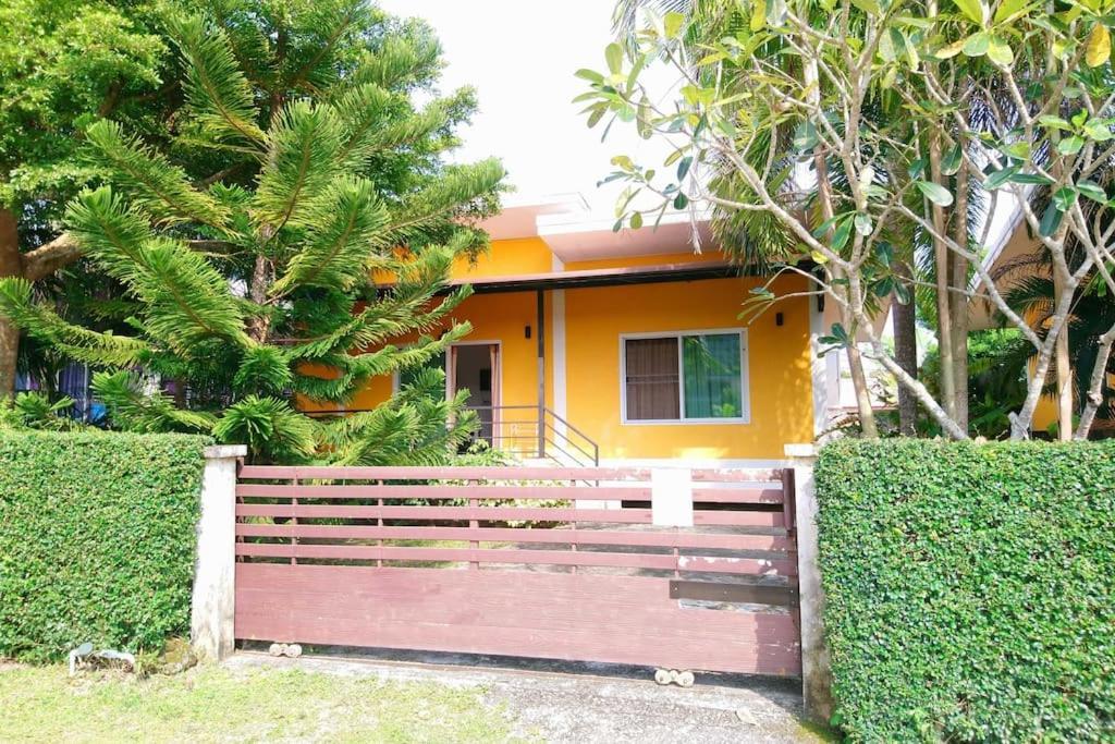 Little Yellow House- Aonang Ao Nang Exterior photo