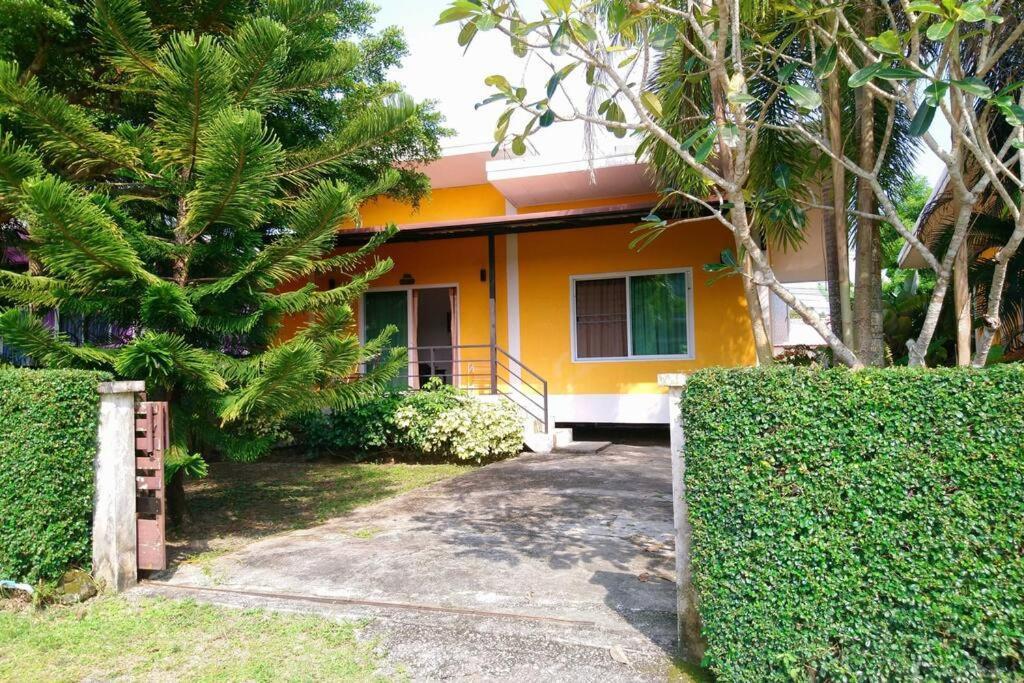 Little Yellow House- Aonang Ao Nang Exterior photo